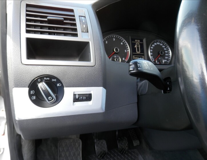Volkswagen Multivan 15