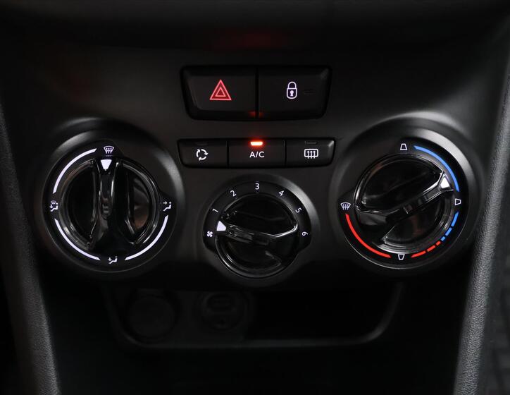 Peugeot 208 25