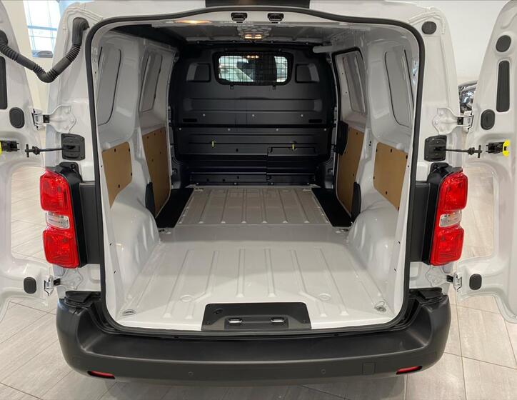 Toyota ProAce 6