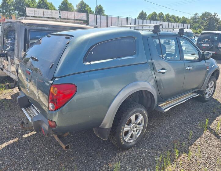 Mitsubishi L200 2