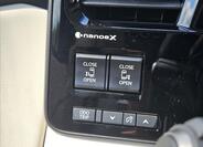 Lexus LM 350h 17