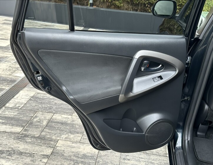 Toyota RAV4 14