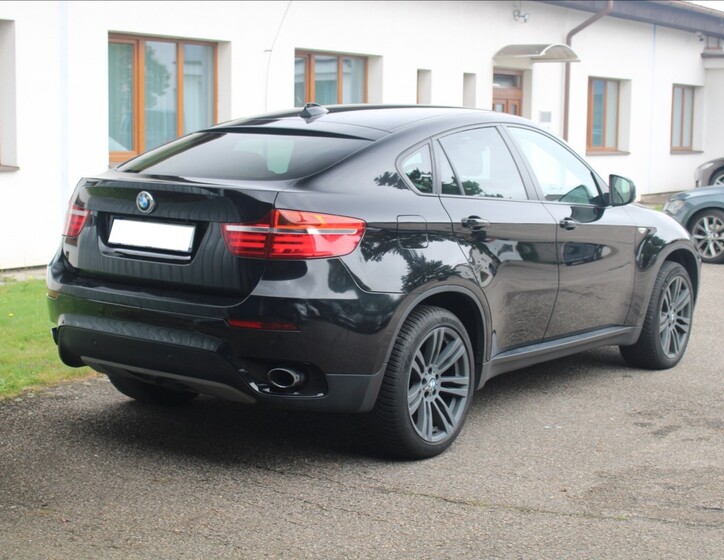 BMW X6 4