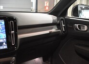 Volvo EX40 33