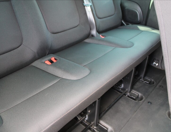 Renault Trafic 19