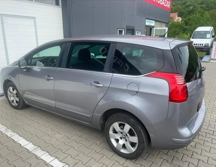 Peugeot 5008 6