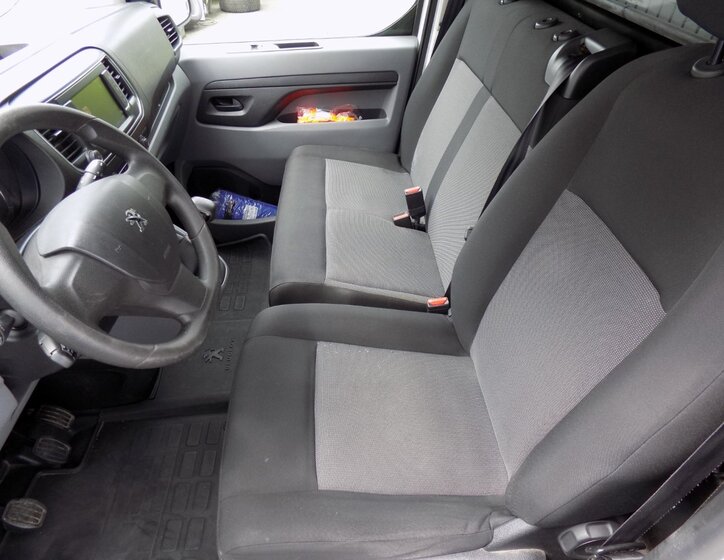 Peugeot Expert 6