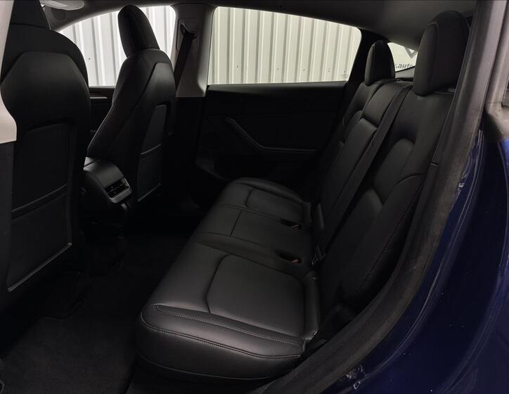 Tesla Model Y 27