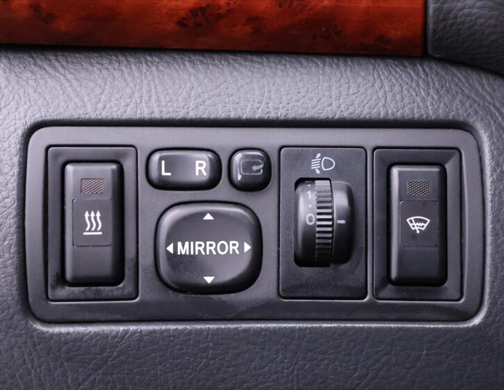 Toyota Avensis 16