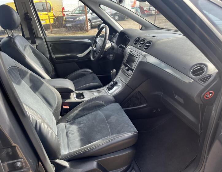 Ford S-MAX 10