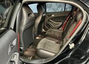 Mercedes-Benz GLA 12