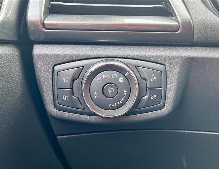 Ford Mondeo 44