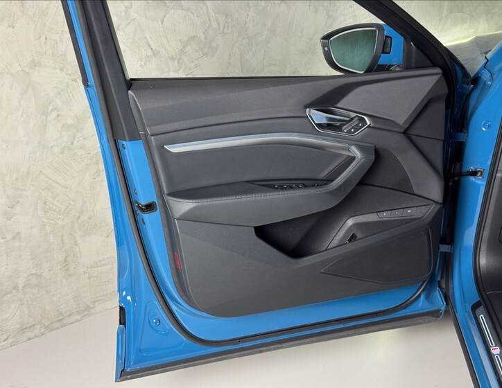 Audi e-tron 24