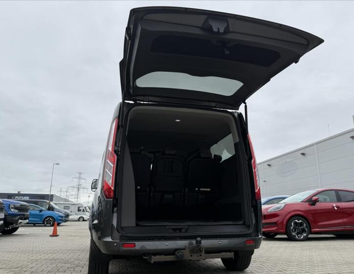 Ford Tourneo Custom 13