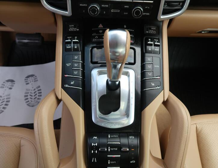 Porsche Cayenne 18