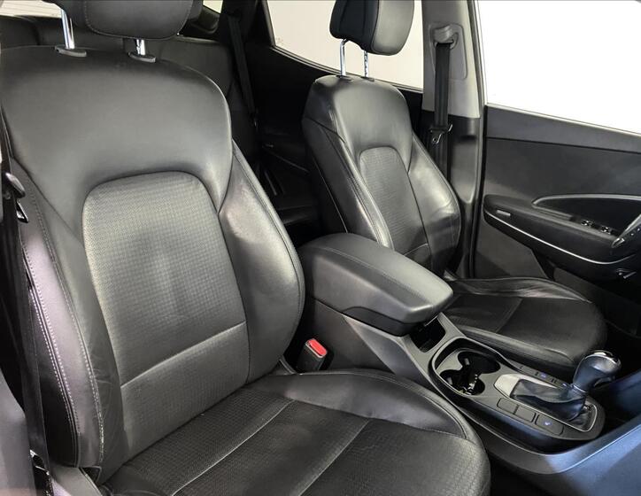 Hyundai Santa Fe 8