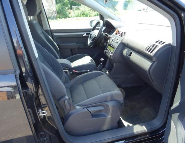 Volkswagen Touran 11