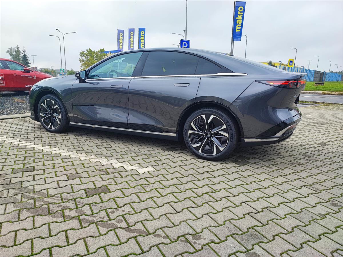 Mazda 6e