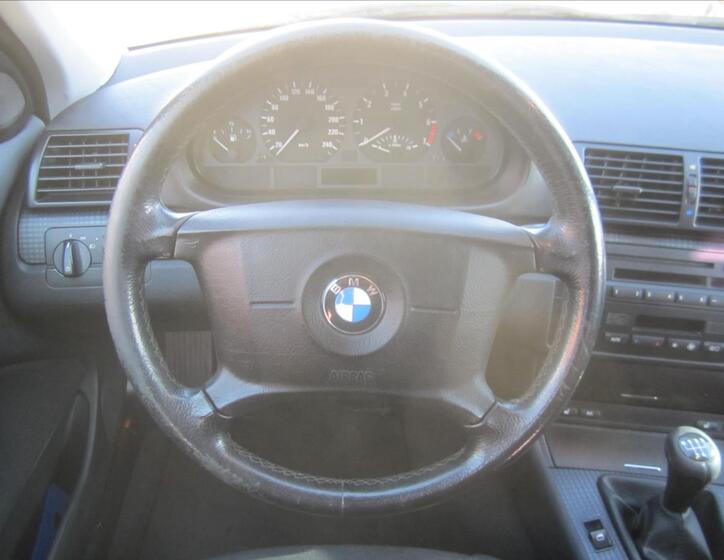 BMW Řada 3 8