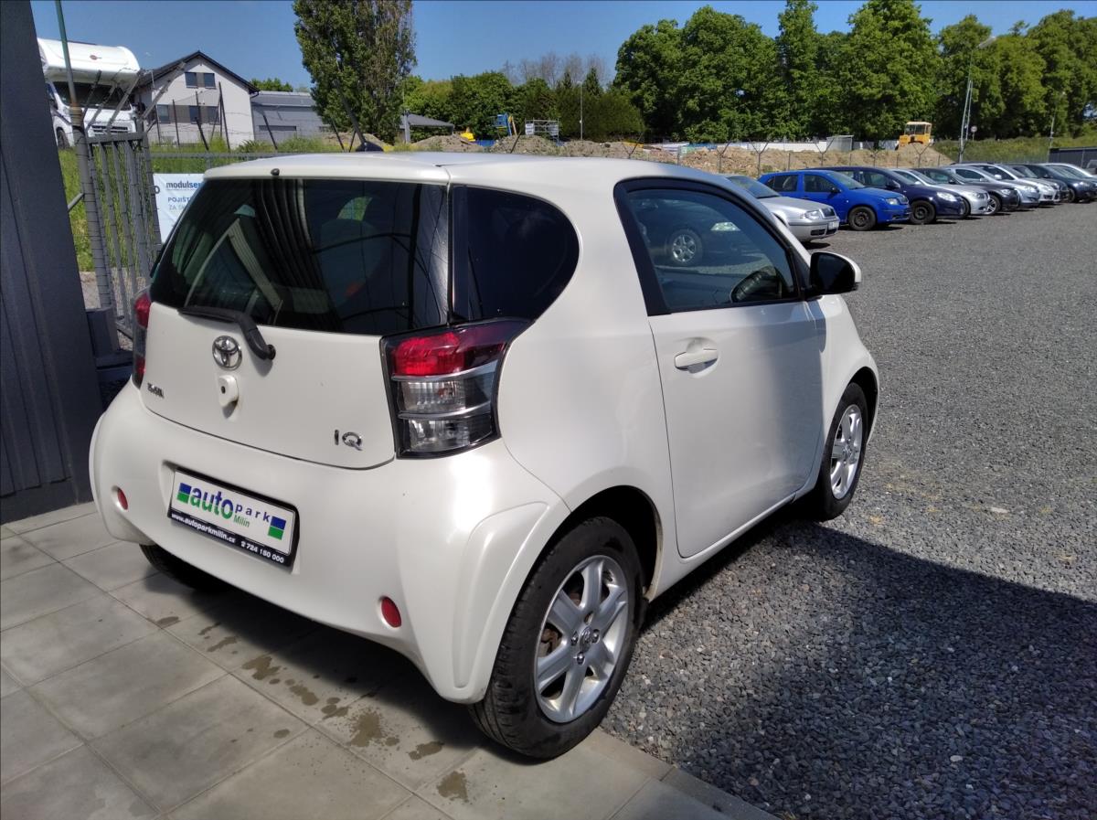 Toyota iQ