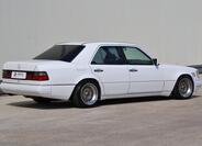 Mercedes-Benz 124 9