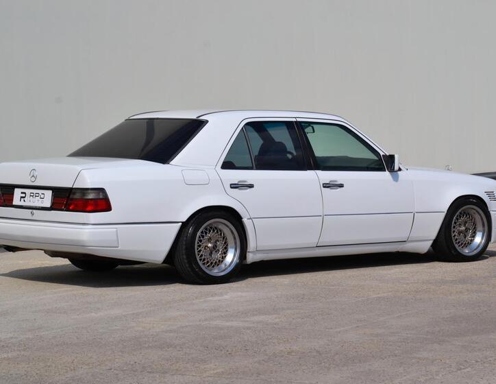 Mercedes-Benz 124 9
