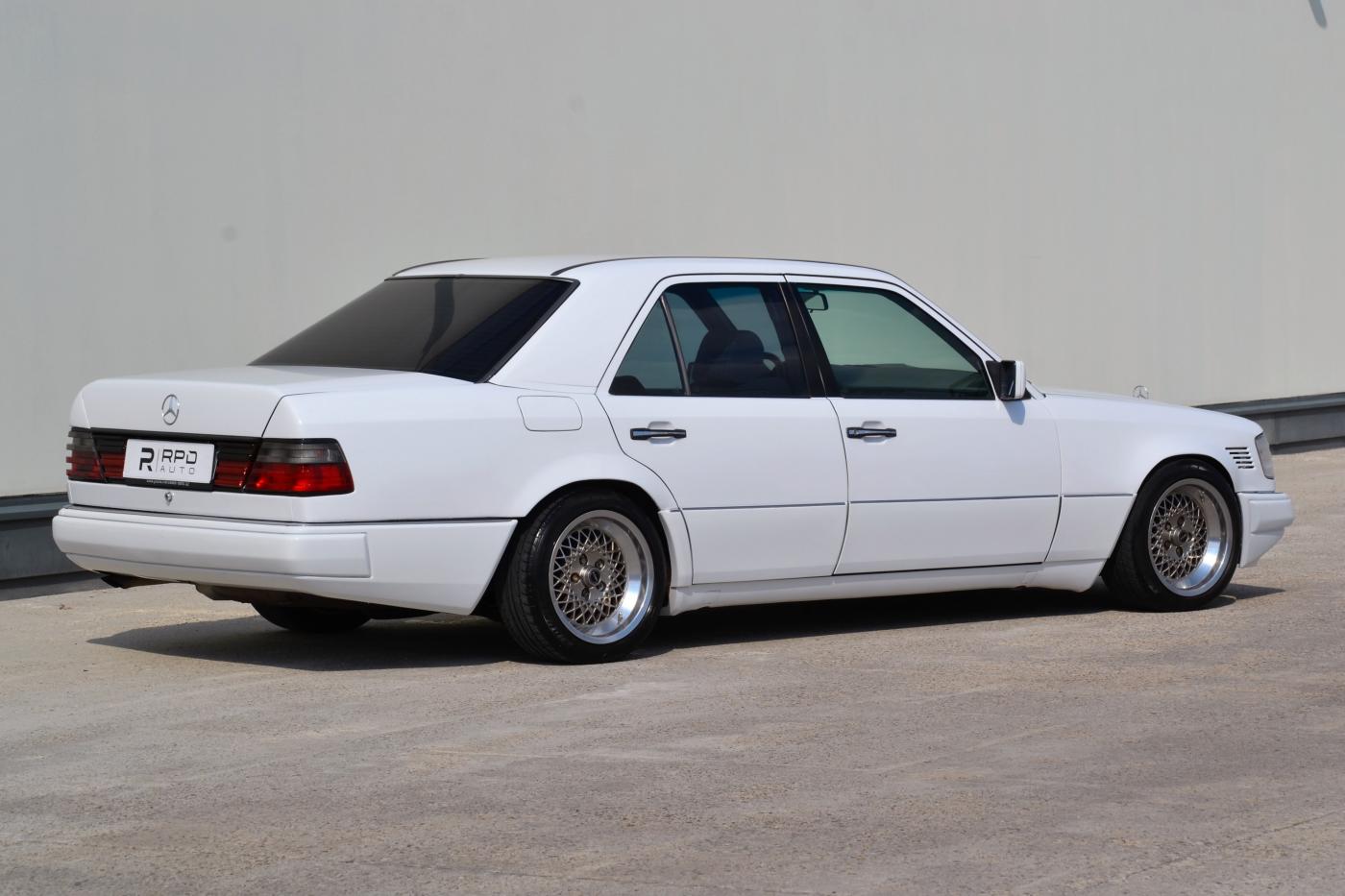 Mercedes-Benz 124