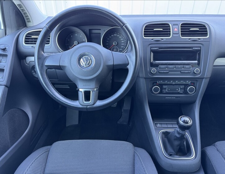 Volkswagen Golf 31