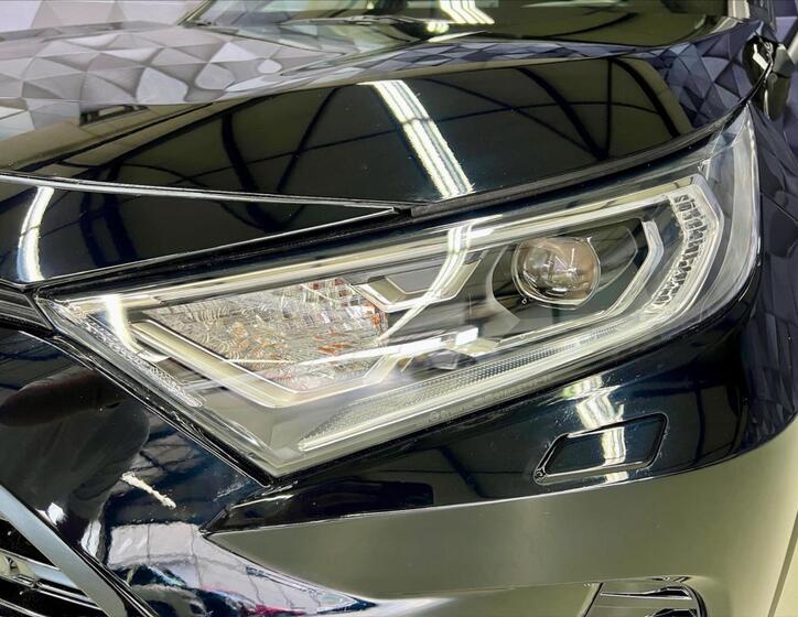 Toyota RAV4 8