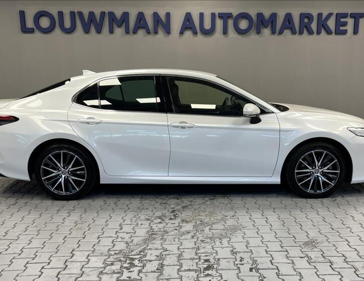 Toyota Camry 17