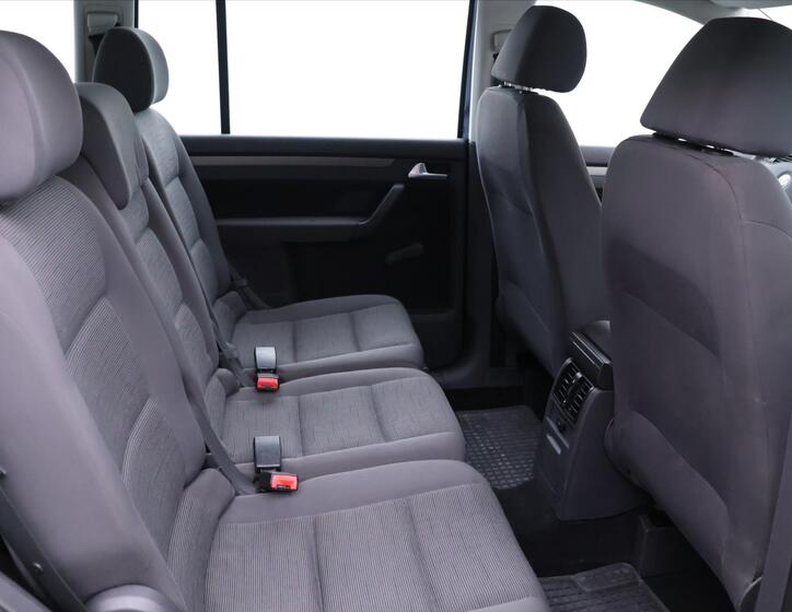 Volkswagen Touran 13