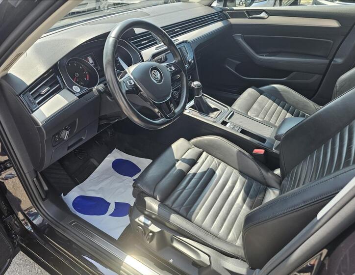 Volkswagen Passat 10