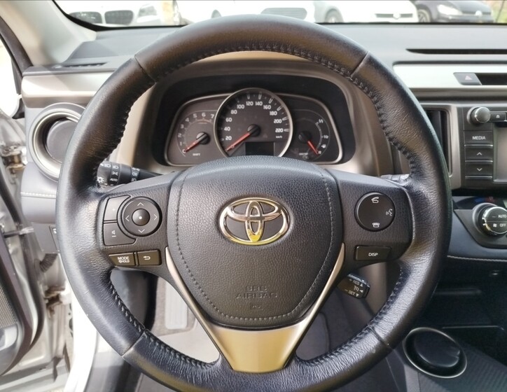 Toyota RAV4 13