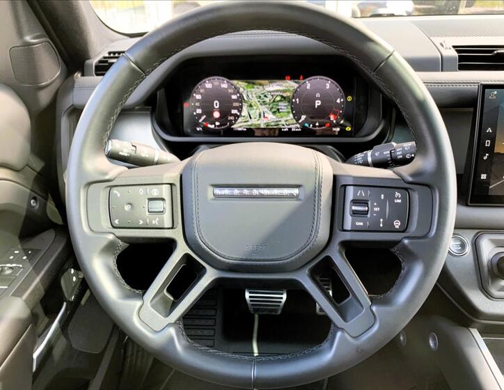 Land Rover Defender 29