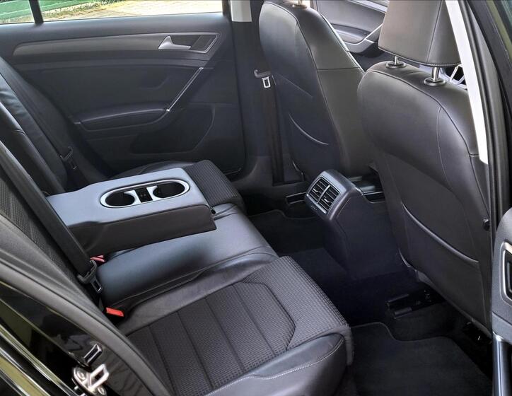 Volkswagen Golf 19