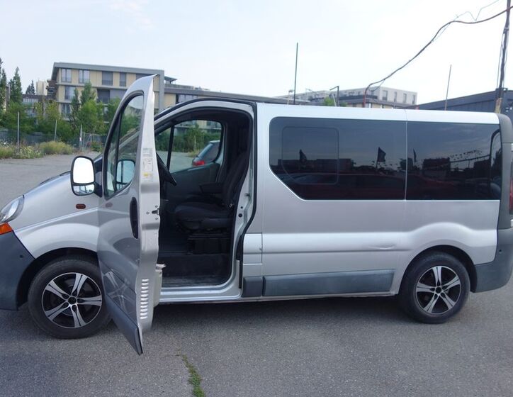 Opel Vivaro 11