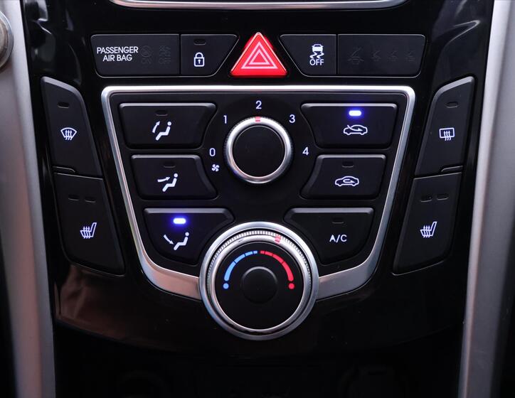 Hyundai i30 26