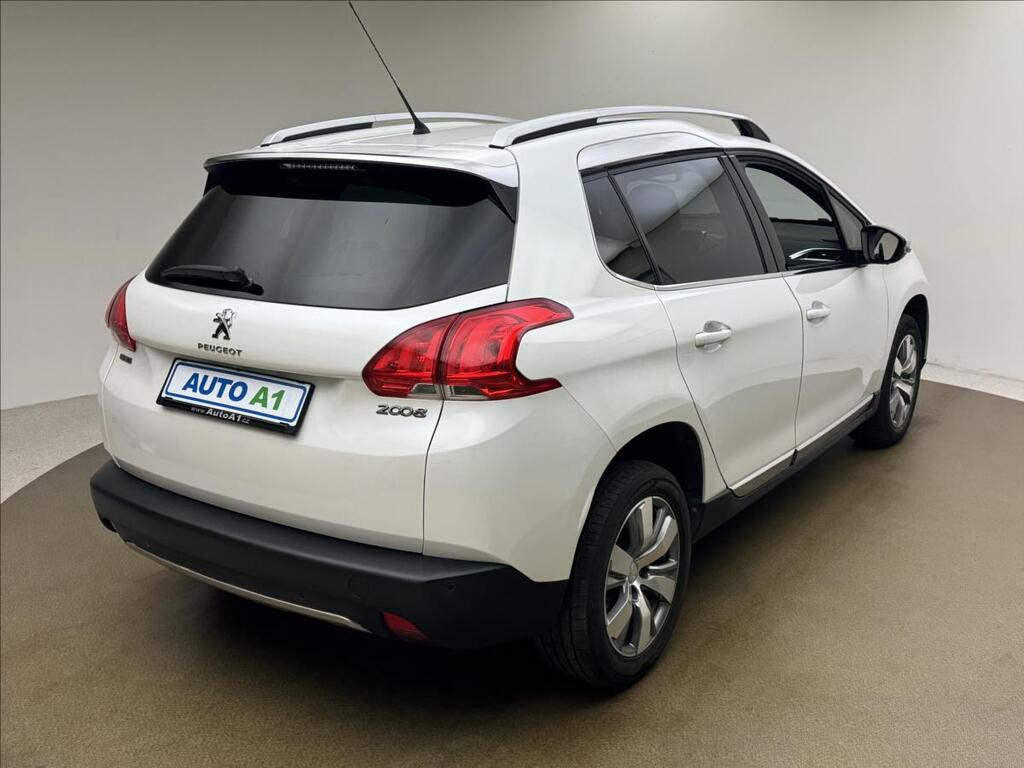 Peugeot 2008 4
