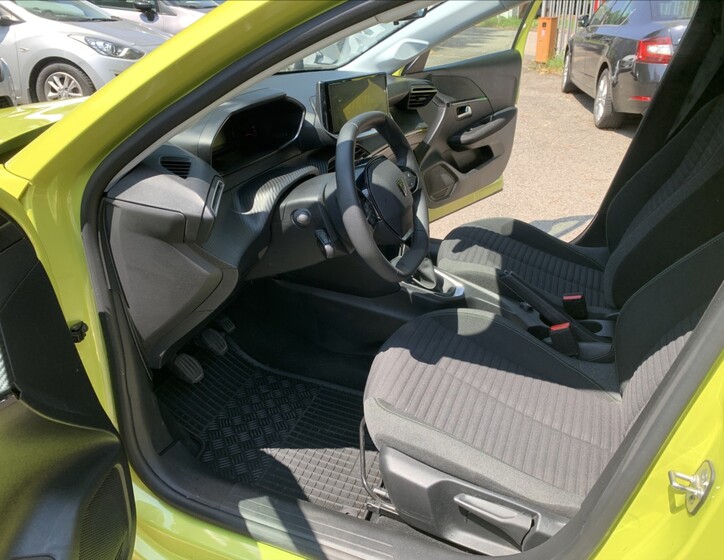 Peugeot 208 12