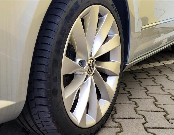 Volkswagen Passat CC 9