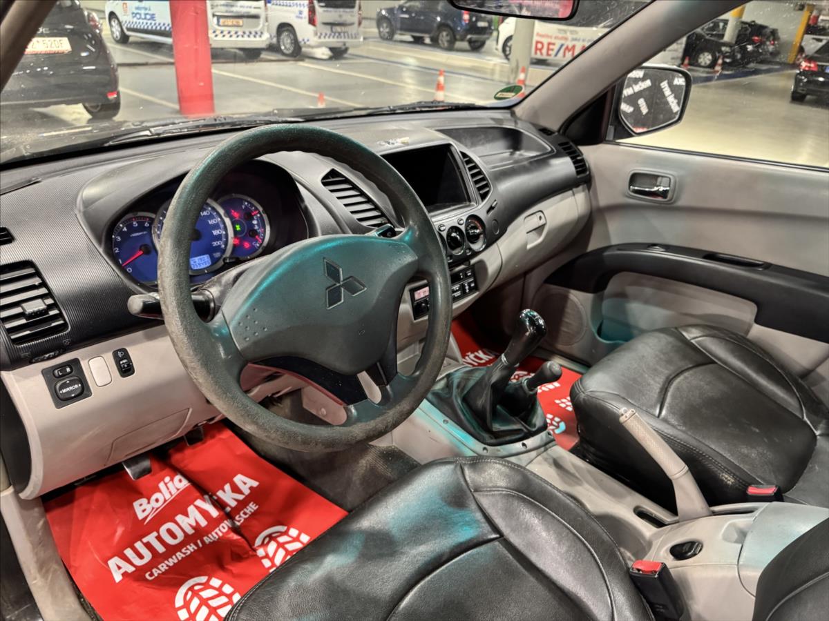 Mitsubishi L200