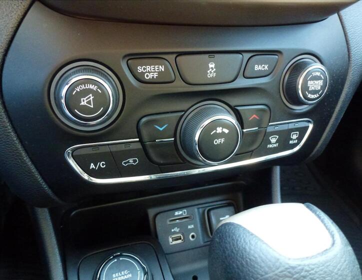Jeep Cherokee 31