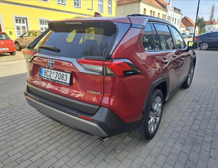 Toyota RAV4 8