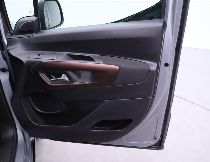 Peugeot Rifter 13