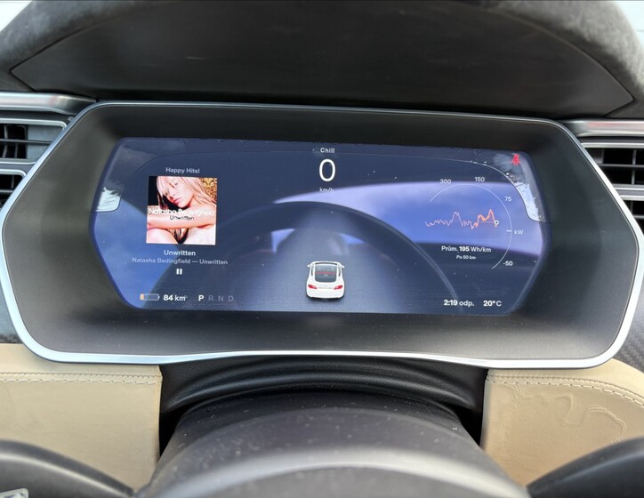 Tesla Model S 11
