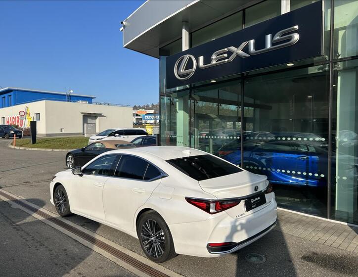Lexus ES 300h 3