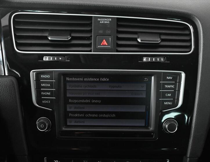 Volkswagen Golf 22