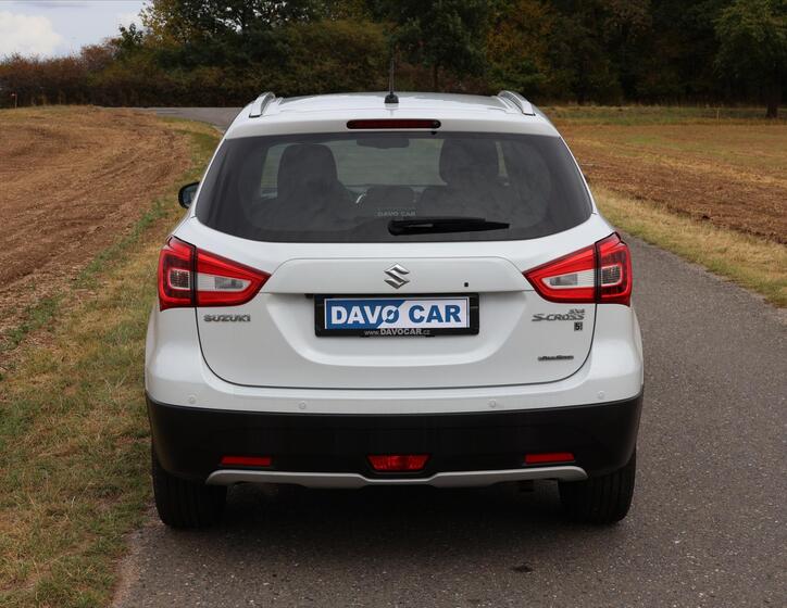 Suzuki SX4 S-Cross 6