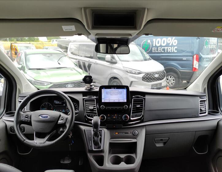 Ford Tourneo Custom 17