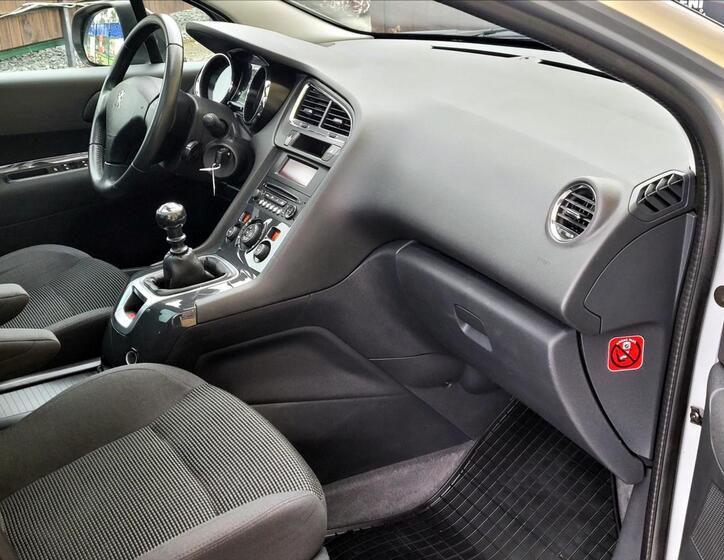Peugeot 5008 24